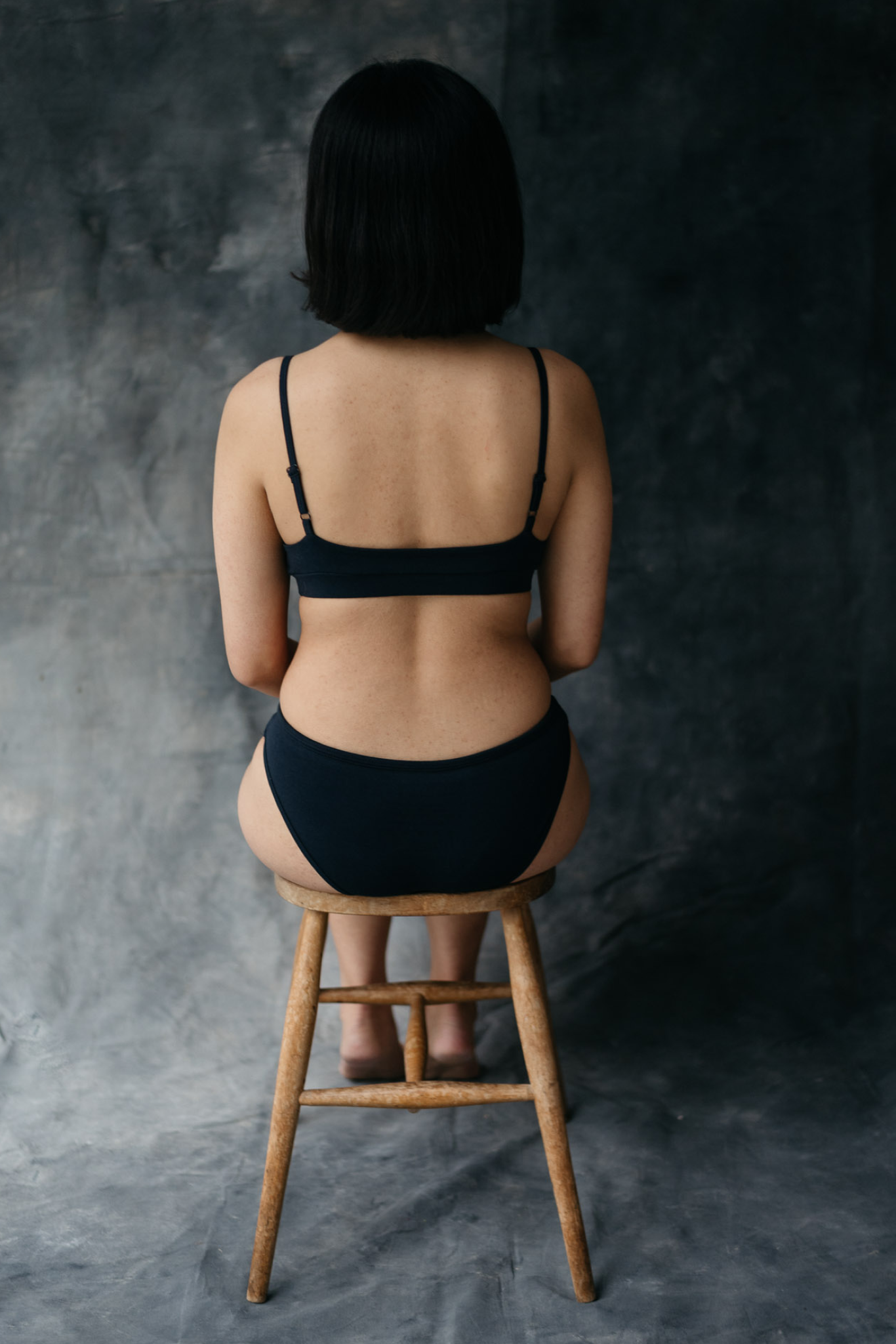 Minimal organic cotton bra – charcoal blue