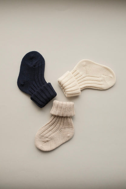 Organic wool baby socks – natural white